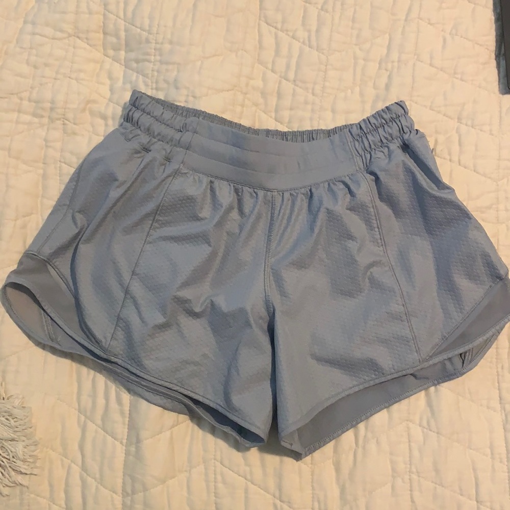 Lululemon Hotty Hot Low Rise 4” Embossed Shorts